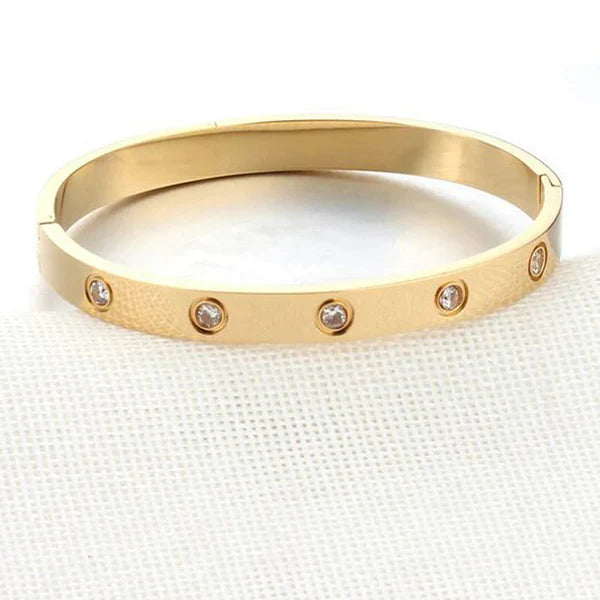 Boys and girls Stainless Steel Contemporary Gold Plated Love AD Anti-Tarnish Bracelet For Women