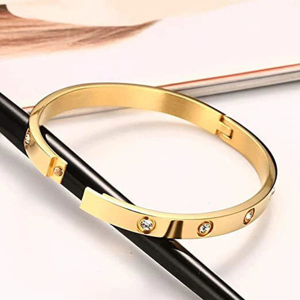 Boys and girls Stainless Steel Contemporary Gold Plated Love AD Anti-Tarnish Bracelet For Women